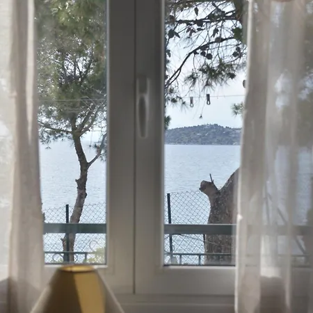 Beachfront House * Σαλαμίνα